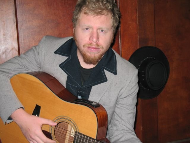 Luke Corliss performing